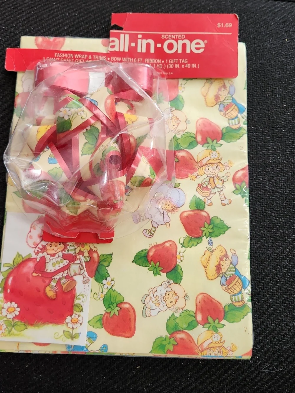 Strawberry Shortcake wrapping paper & fabric